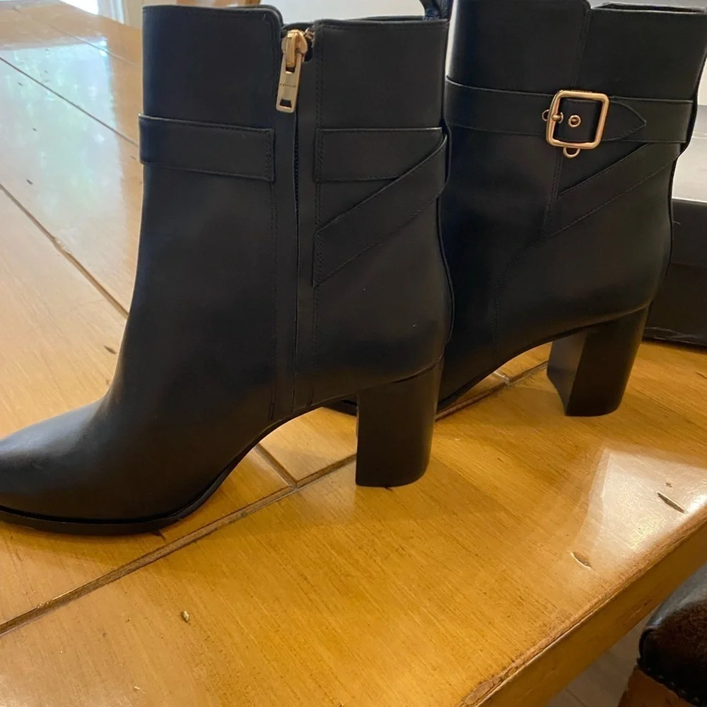 Coach Women’s Olivia Leather Black Ankle Boots New Size 9 *missing charms